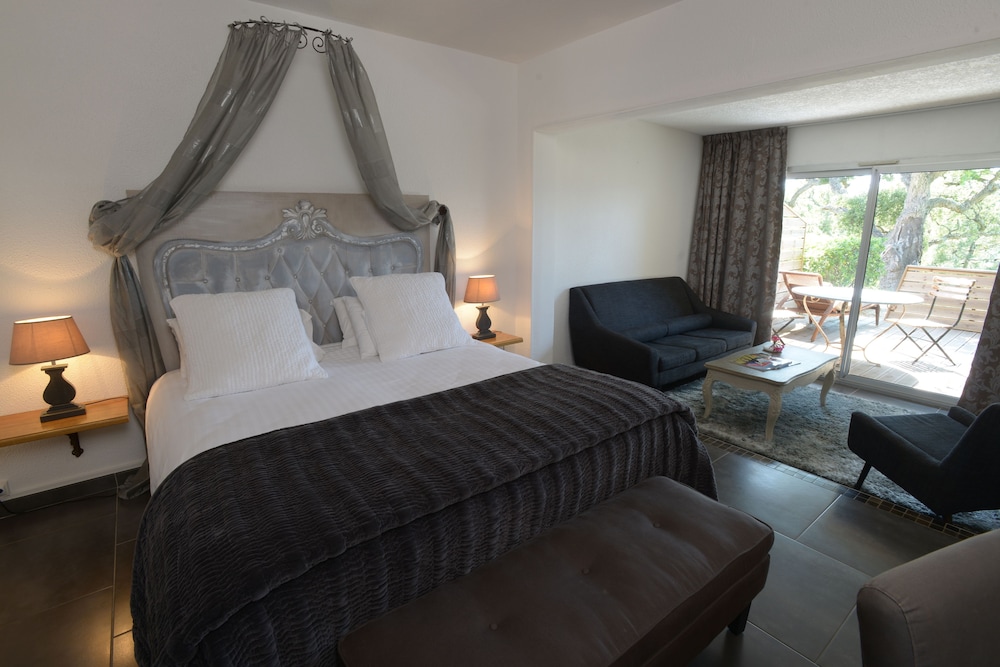 Deluxe Double Room - Photo 2