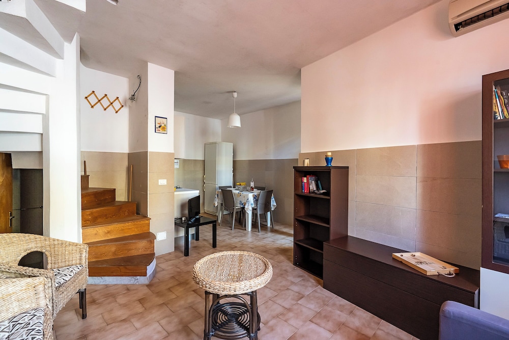 Family House, 2 Bedrooms, 2 Bathrooms (Villino Sole 3 AIRCO near Beach & )