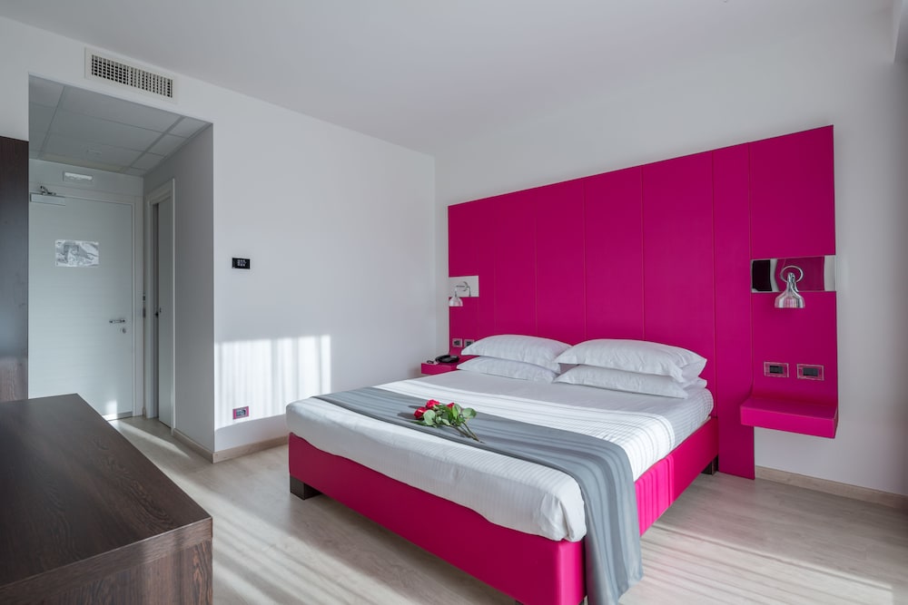 Superior Double Room, 1 King Bed, Non Smoking - Photo 5