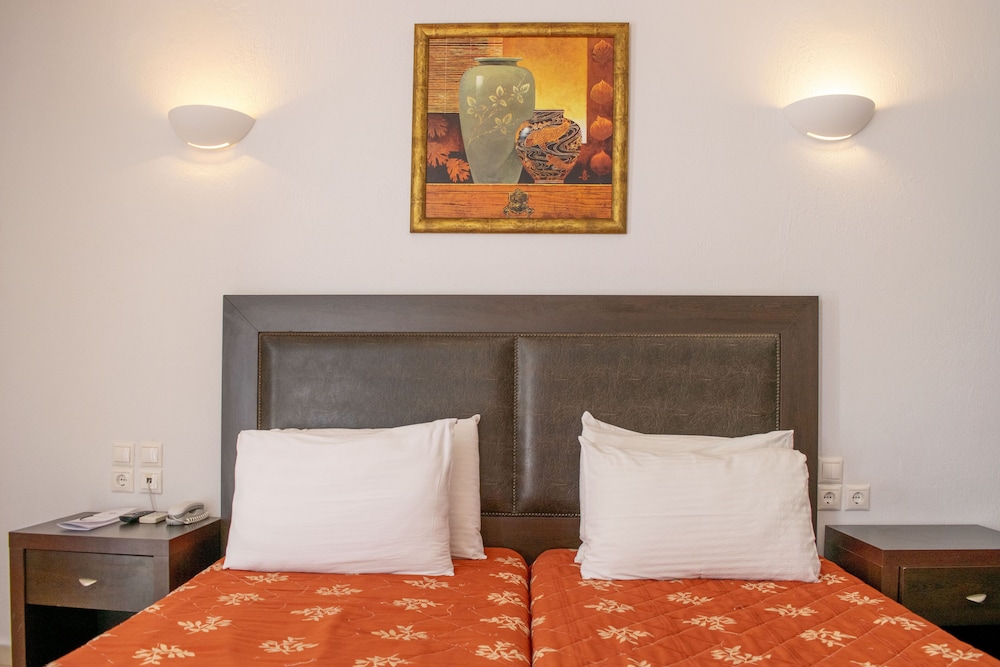 Standard Double or Twin Room - Photo 3