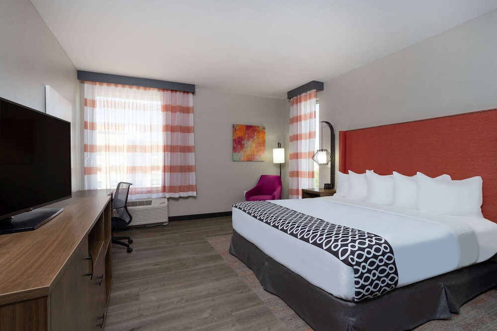 Room, 1 King Bed, Accessible, Non Smoking (Accessible Tub with Grab Bars) - Photo 1