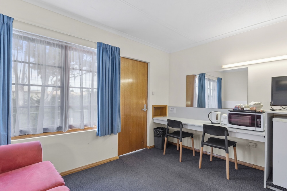 Basic Apartment photo 3