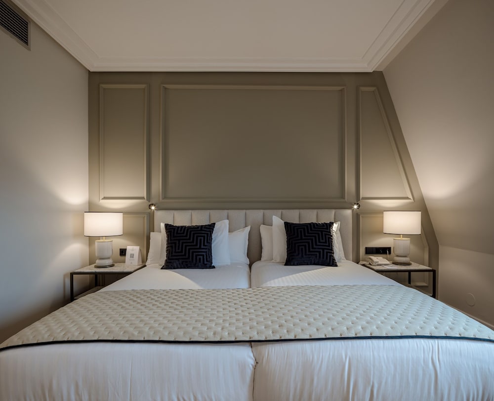 Deluxe Room - Photo 3
