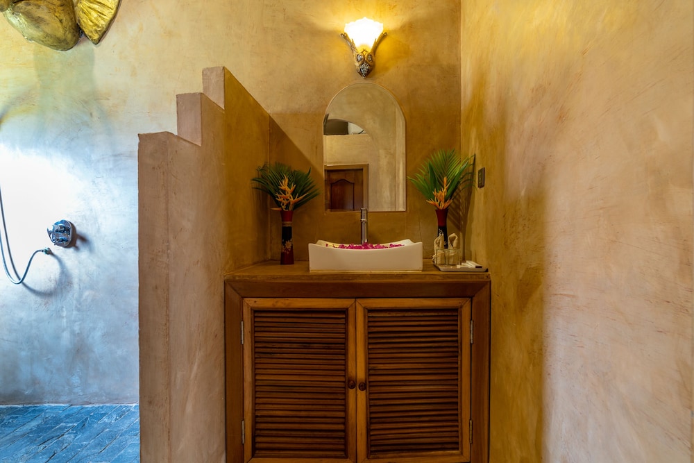 Private Pool Villa With Garden - 3 bedroom photo 2