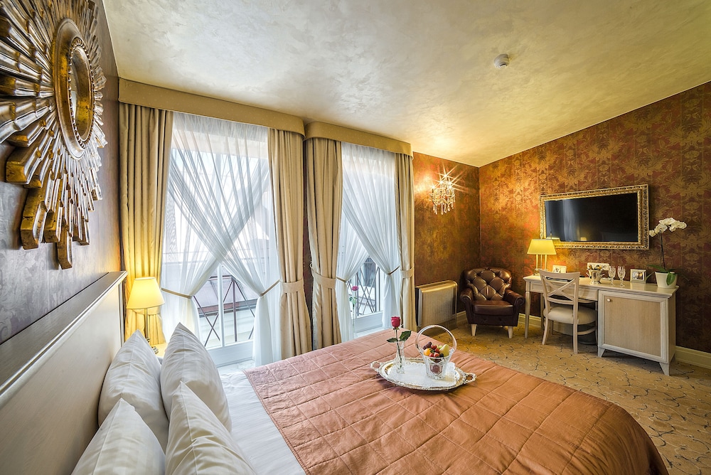 Double Room - Photo 9