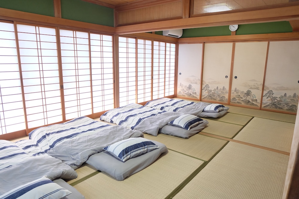 Shared Dormitory, Mixed Dorm (1 Futon) photo 1