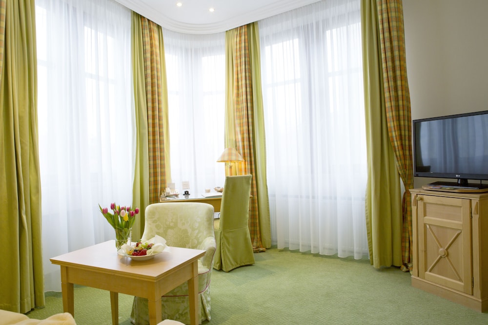 Junior Suite, 1 Bedroom, City View photo 2