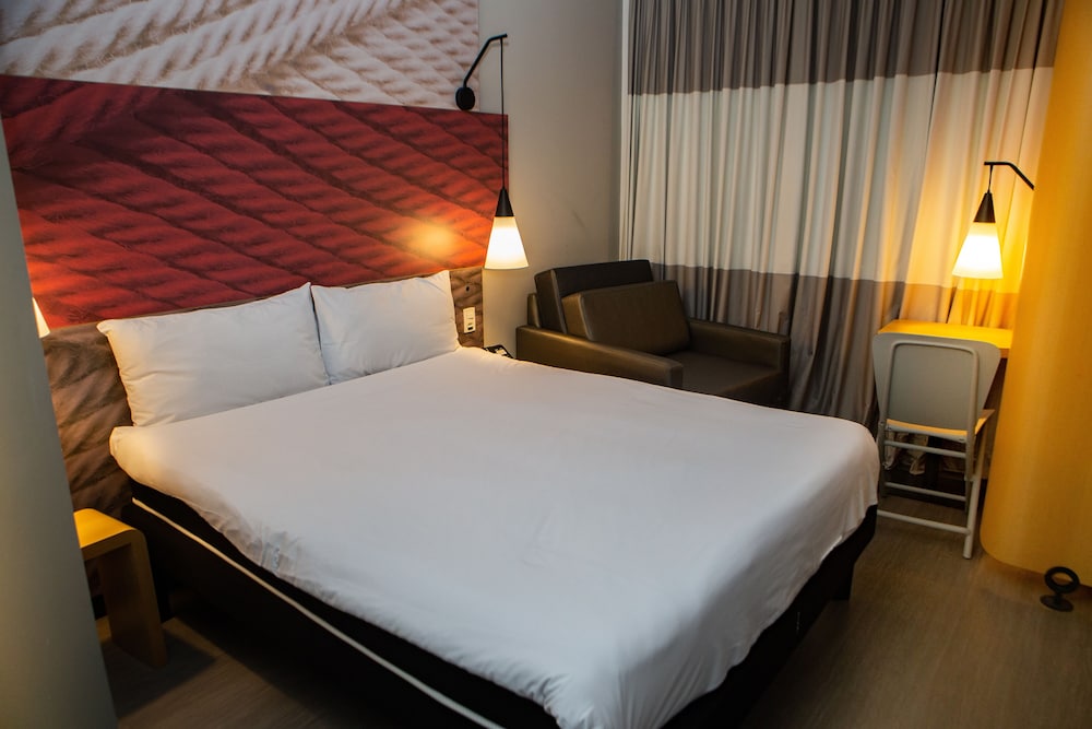 Standard Room, Multiple Beds photo 3