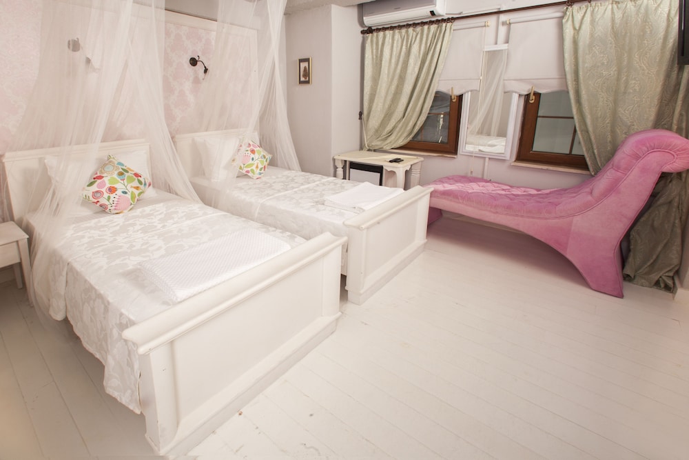 Standard Twin Room, 2 Twin Beds photo 2
