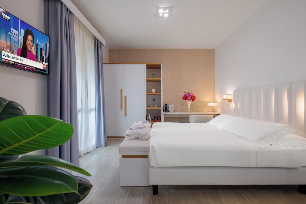 Junior Studio Suite