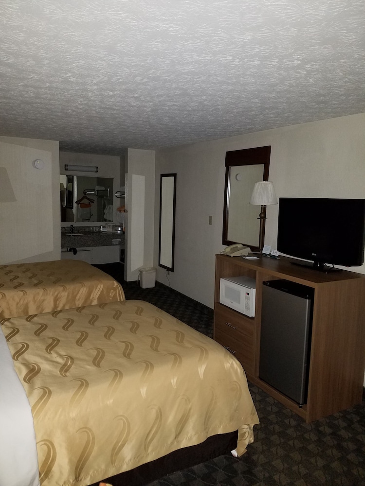 Room, 1 King Bed, Accessible, Non Smoking (Efficiency) photo 3
