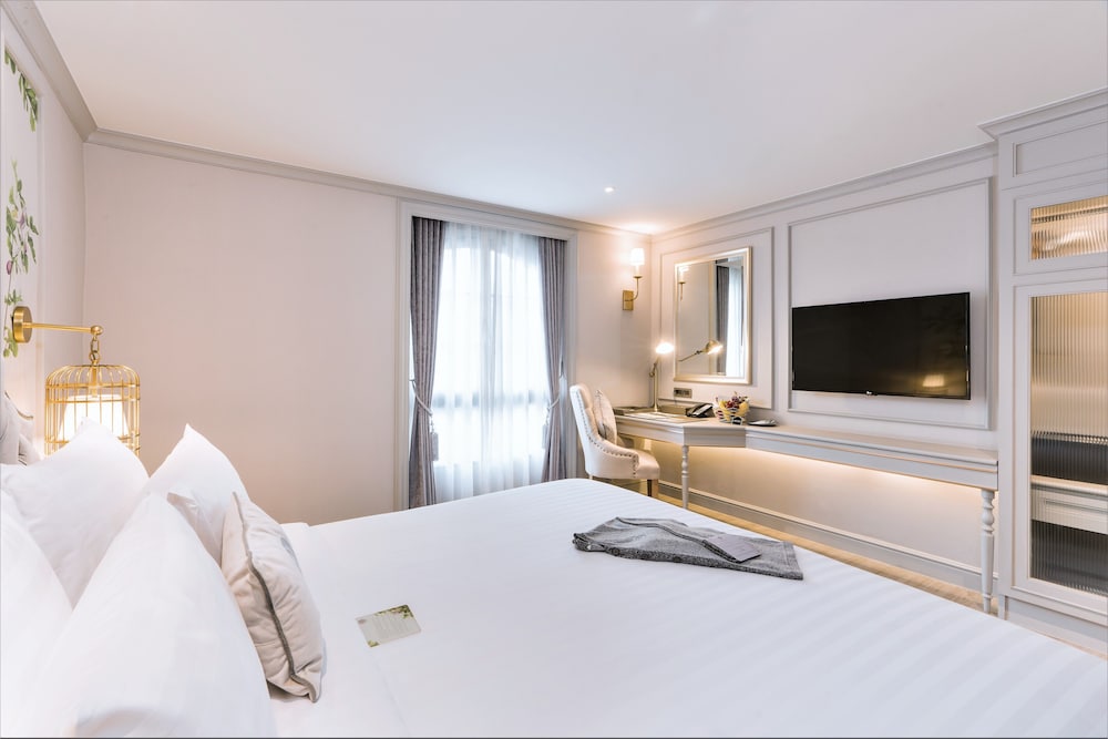 Premier Room