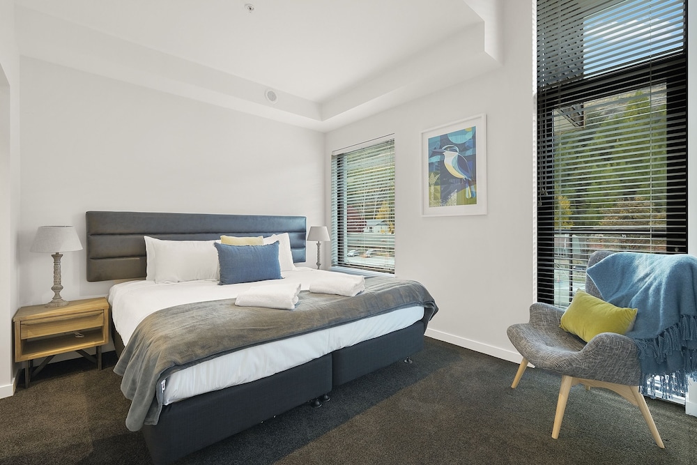 Penthouse, 2 Bedrooms, Mountain View