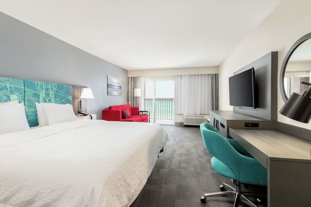 Studio, 1 King Bed, Refrigerator & Microwave, Ocean View - Photo 1