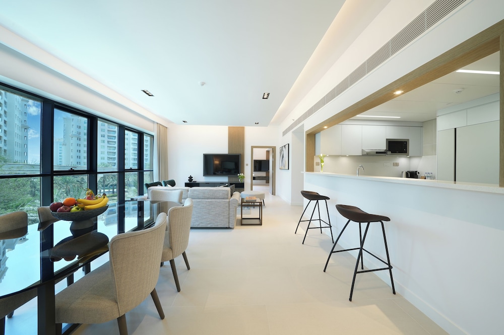Luxury Two Bedroom Apartment with Balcony