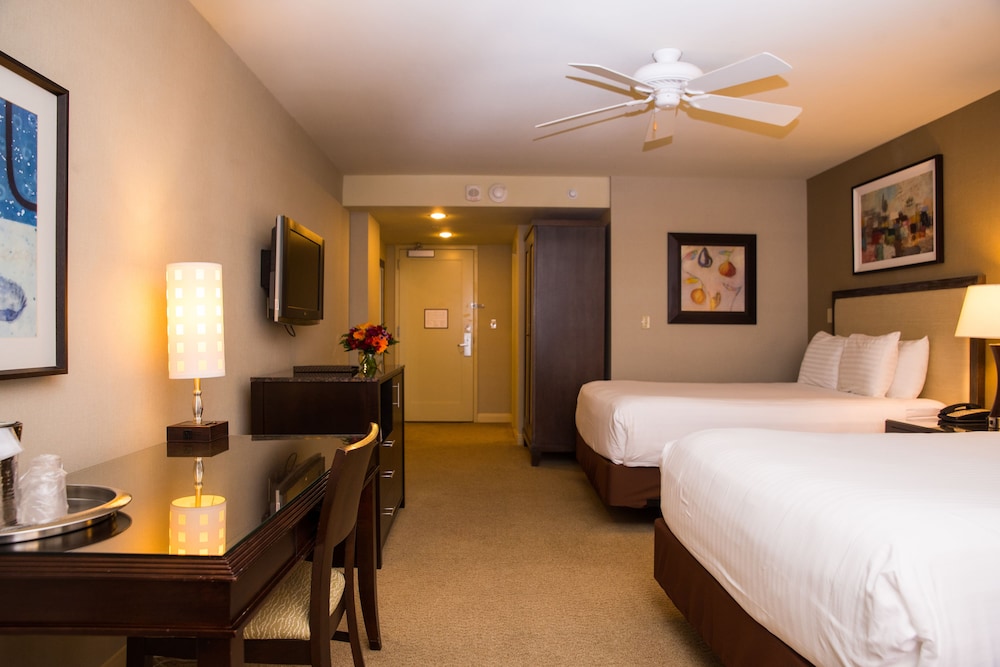 Deluxe Room, 2 Queen Beds, Non Smoking (North Tower Queen)