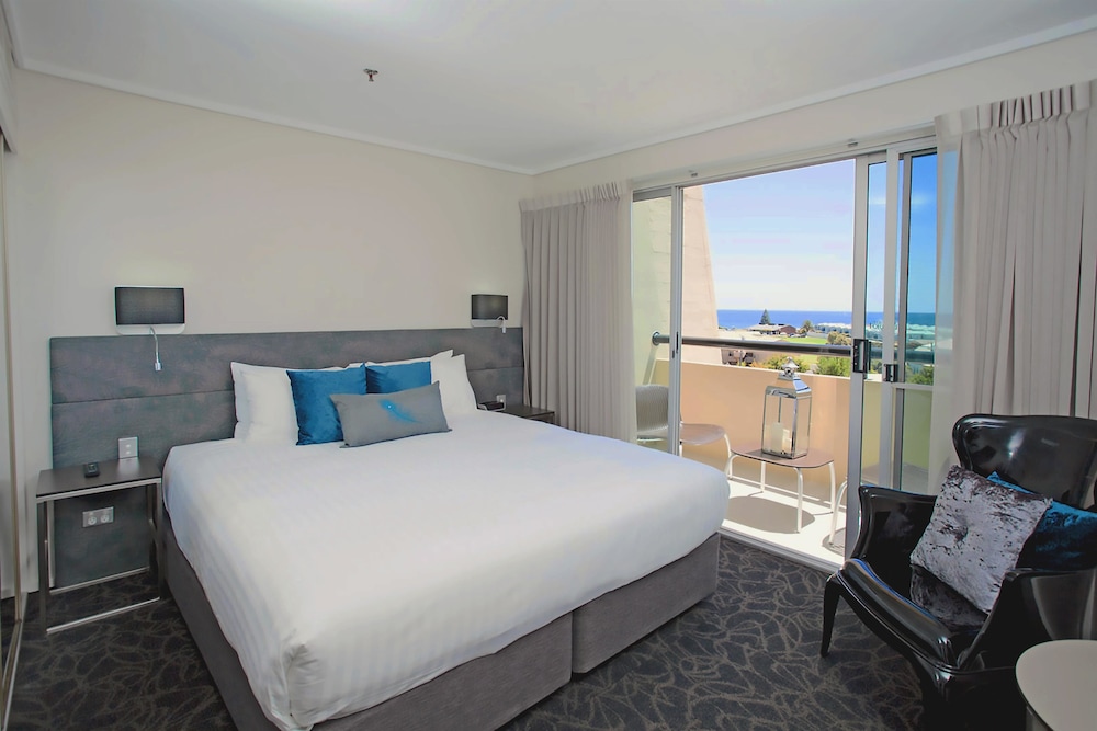 Standard Apartment, 1 Queen Bed, Non Smoking, Balcony (with Sofabed)