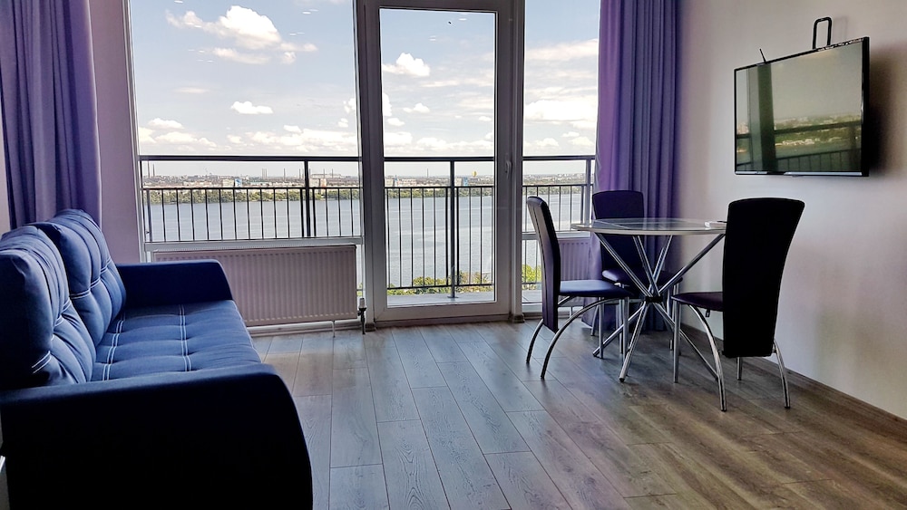Comfort Apartment, 1 Bedroom, Balcony, River View
