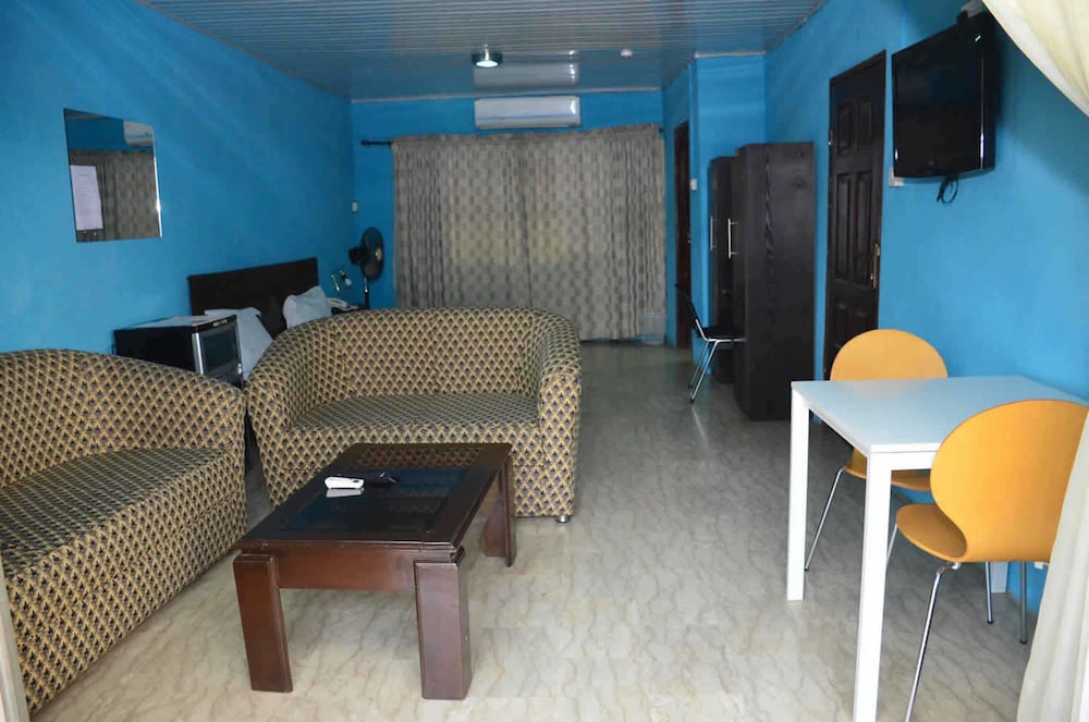 Royal Suite, 1 King Bed, Non Smoking photo 2