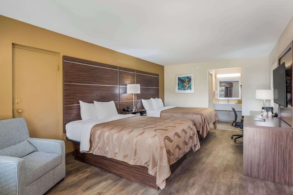 Standard Room, 2 Queen Beds, Non Smoking - Photo 1