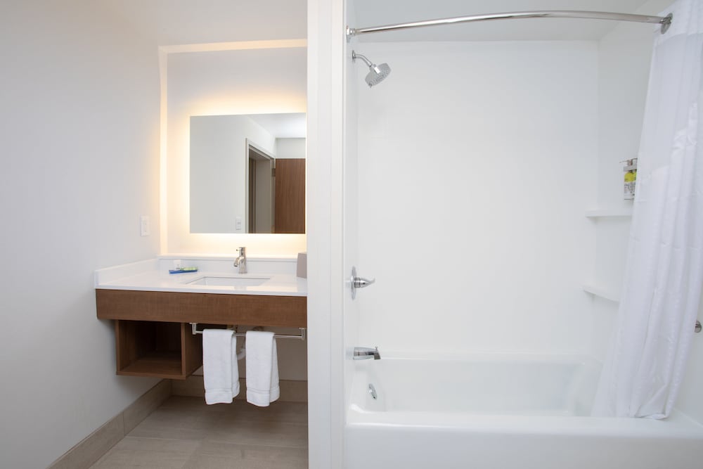 Standard Room, 1 King Bed, Accessible (Communications) - Photo 1