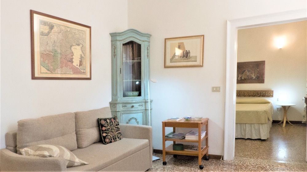 City Apartment photo 2