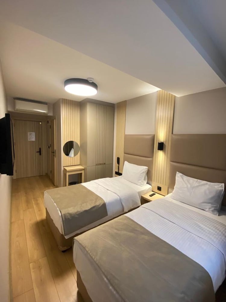 Basic Twin Room