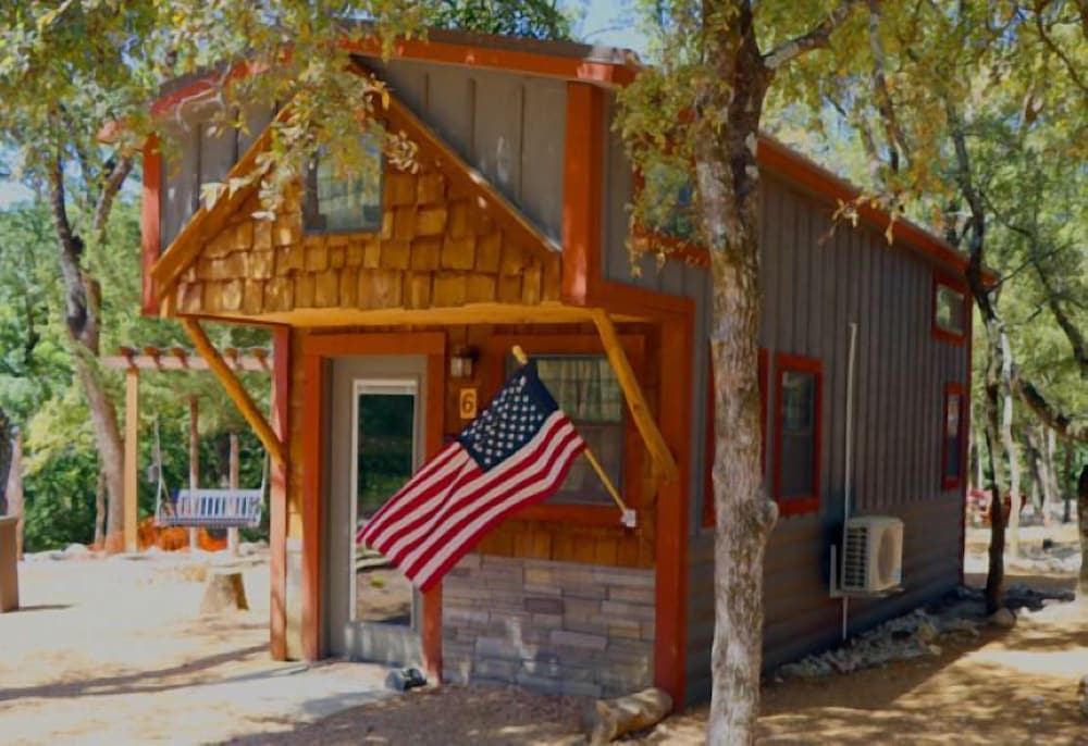 Tiny Home Sleep 6