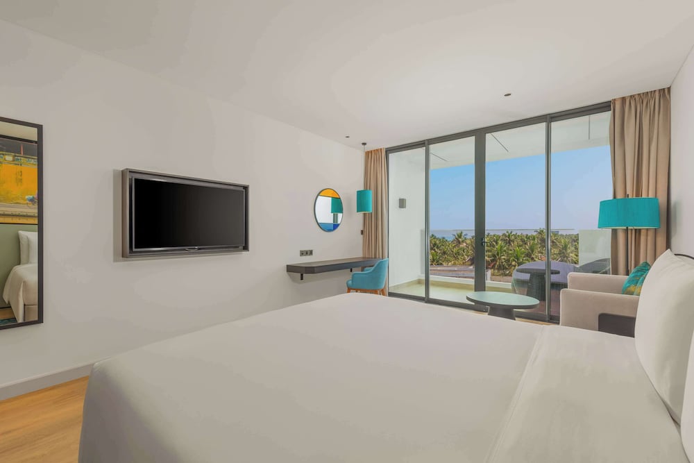 Deluxe Room, Partial Sea View