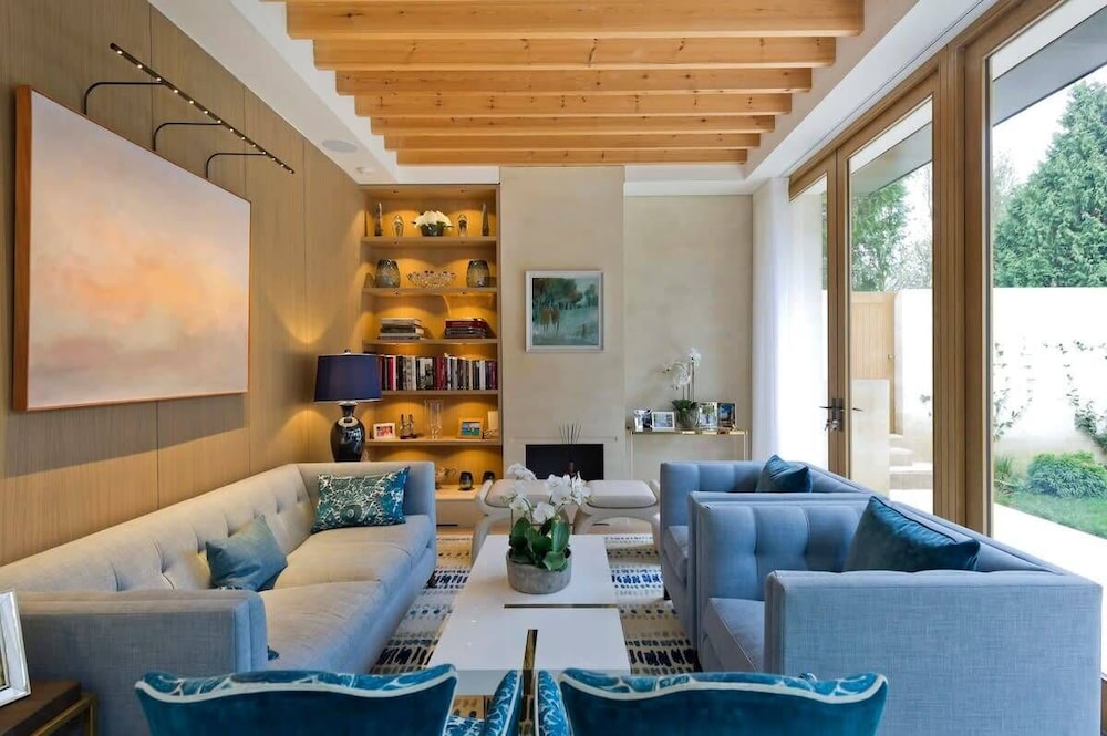 House (5 Bedrooms)