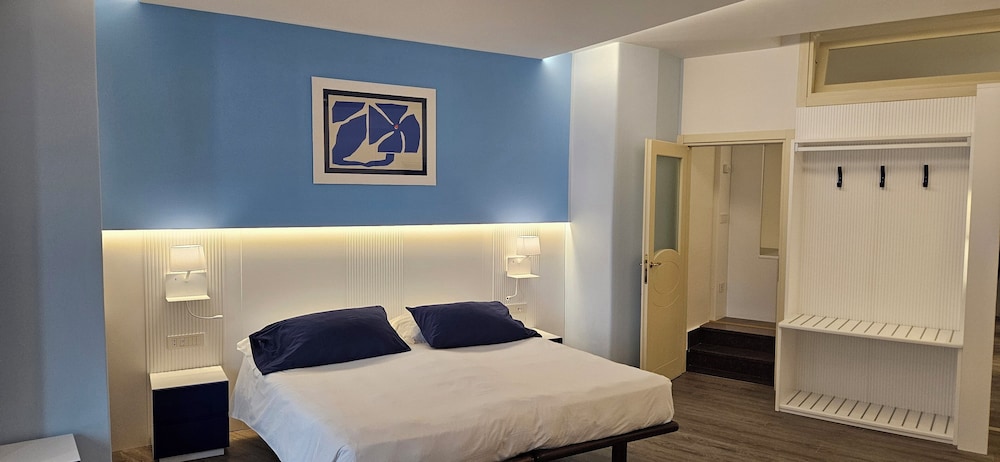 Family Room, 2 Bedrooms, Garden View