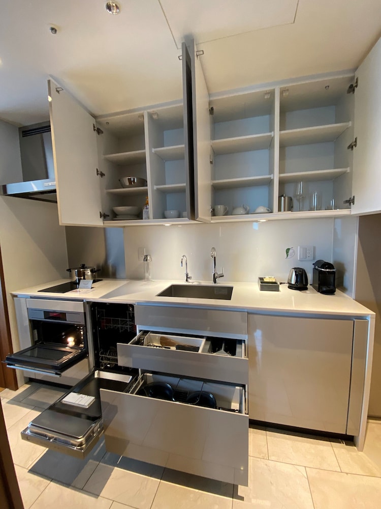One-Bedroom Executive - Photo 12