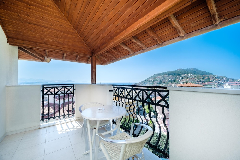 Suite, Sea View
