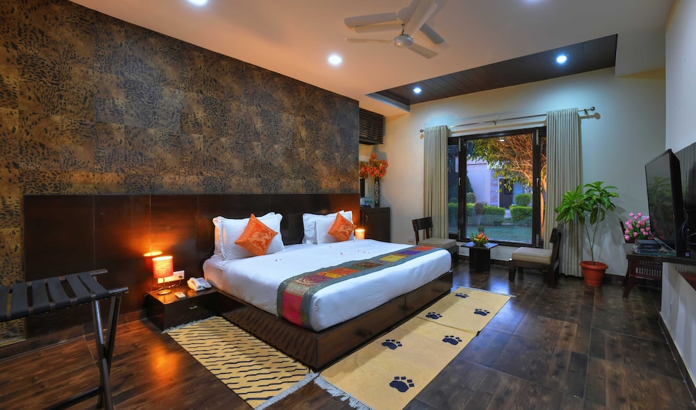 Premium Room, 1 King Bed, Garden View photo 3