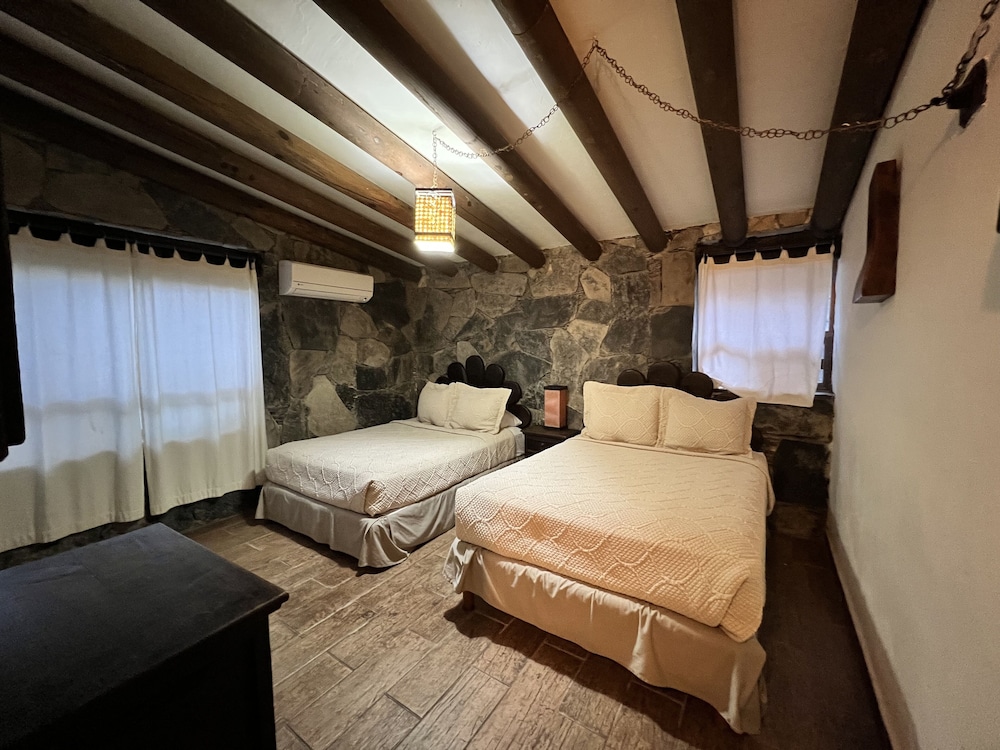 Junior Club Cabin photo 2