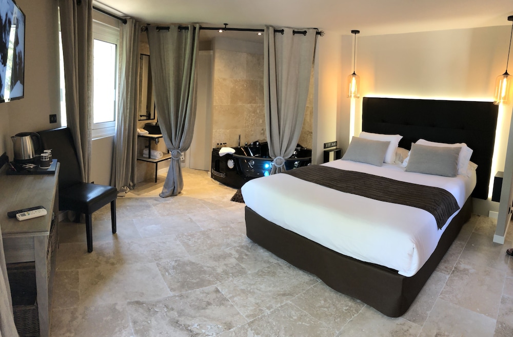 Deluxe Double Room, Hot Tub photo 1