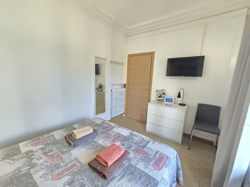 Comfort Double Room, Shared Bathroom photo 3