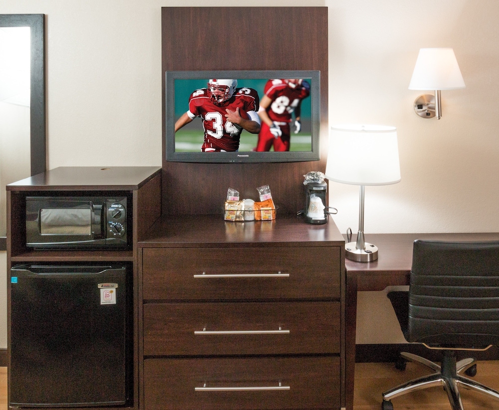Suite, 1 King Bed (Smoke Free)