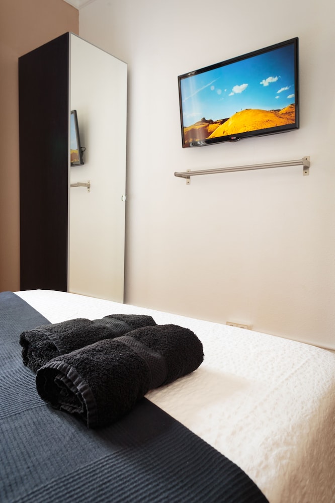 Double Room, Shared Bathroom (Marr R1) photo 3