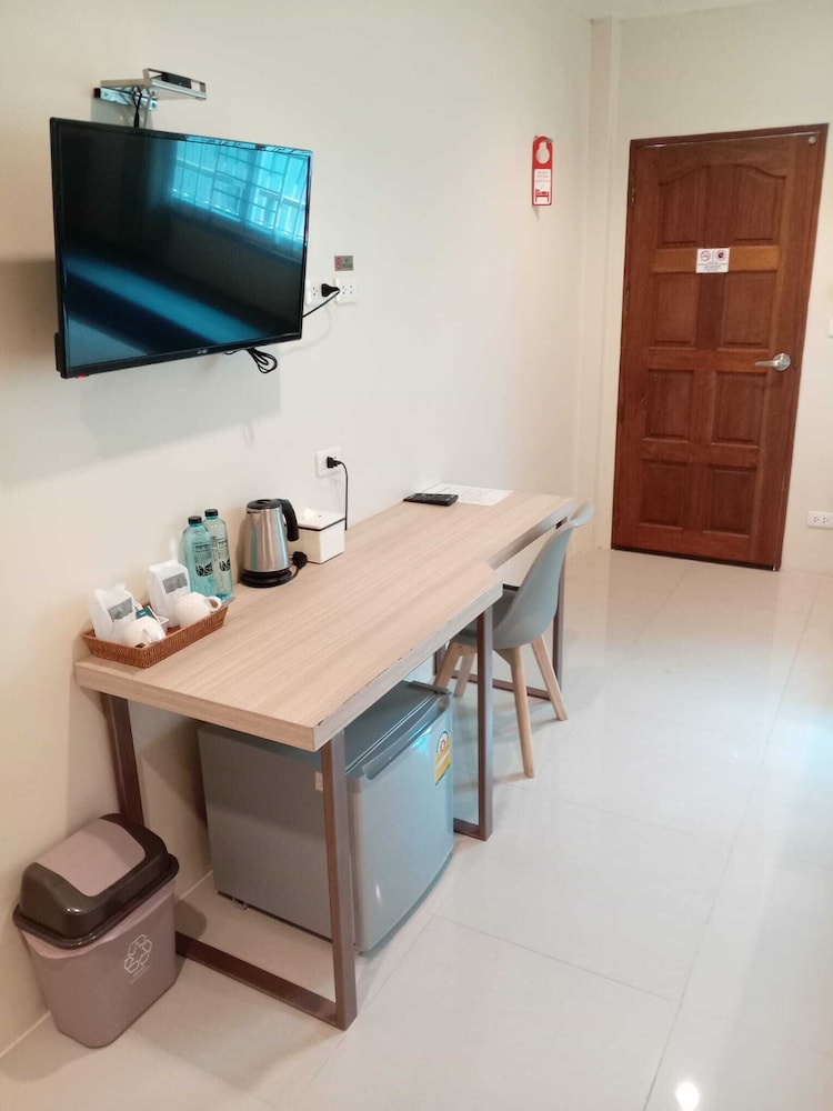 Deluxe Double Room - Photo 9