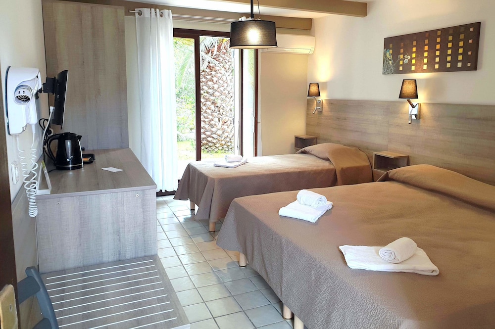 Triple Room