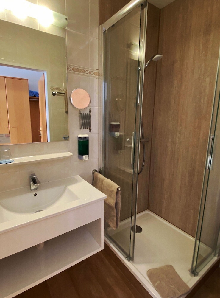 Double Room (Business+) - Photo 3