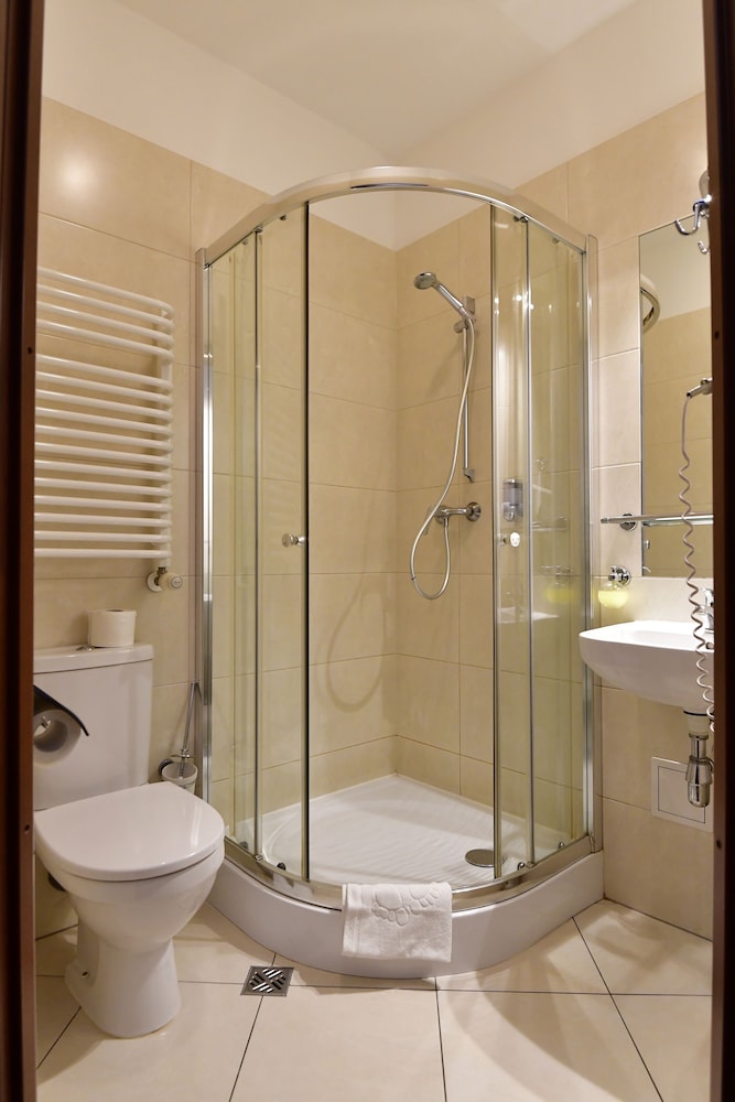 Standard Triple Room - Photo 4