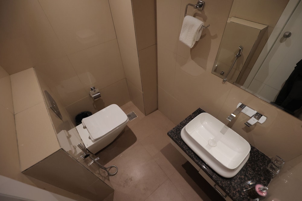 Suite, 1 Double Bed, Non Smoking photo 3