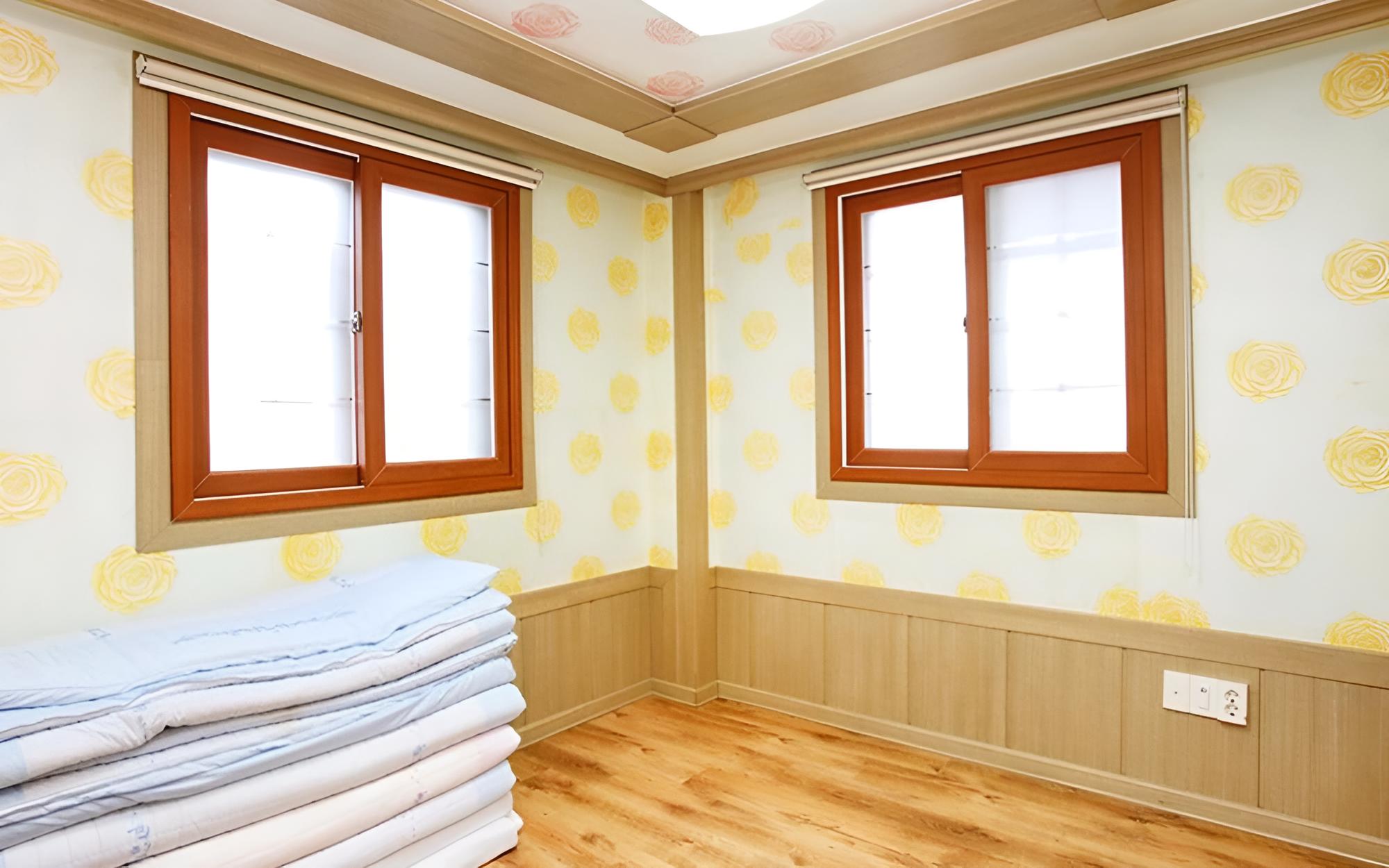 Room (Cypress) - Photo 13