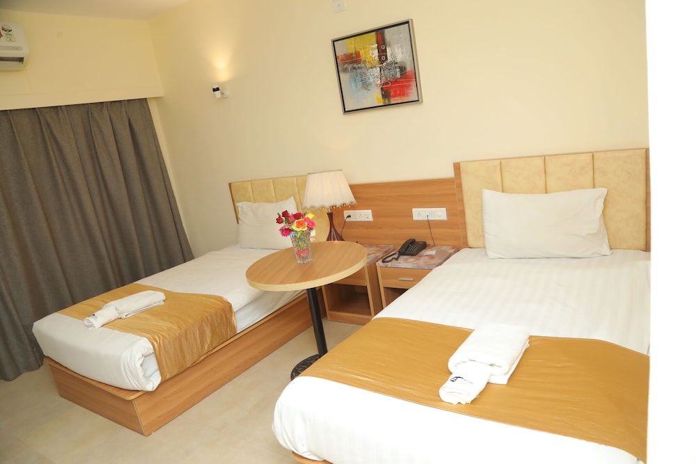 Executive Double or Twin Room, Balcony, Garden View photo 2