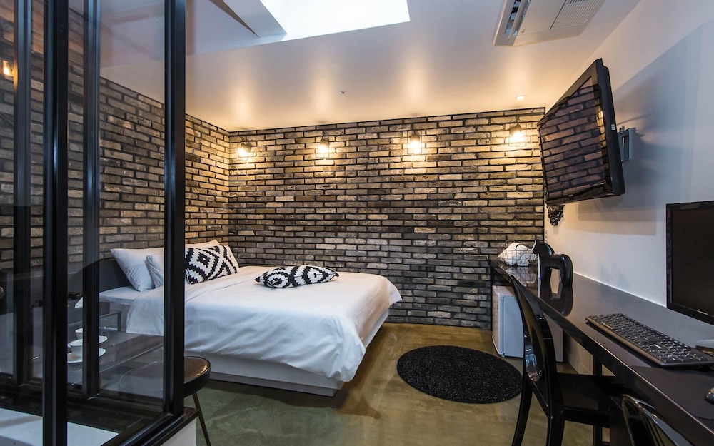 Room (Deluxe (couple bathtub 2 PCs without )