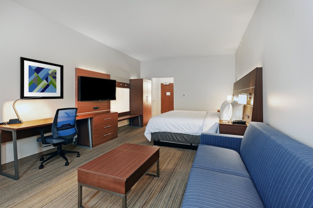 Suite, 1 King Bed with Sofa bed (Living Area) - Photo 1