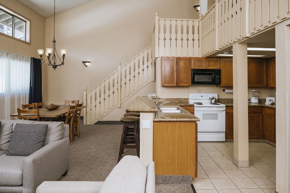 Condo, 2 Bedrooms (Two Bedroom with Loft Condominium) - Photo 5