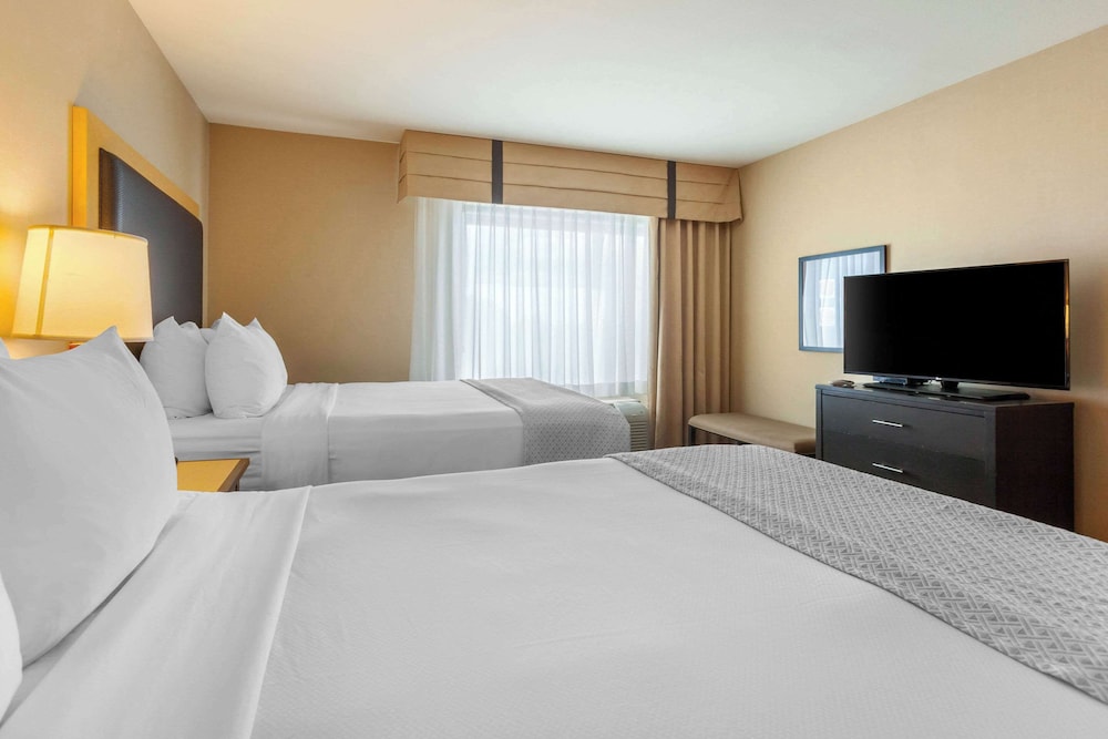 Suite, Multiple Beds, Non Smoking - Photo 4